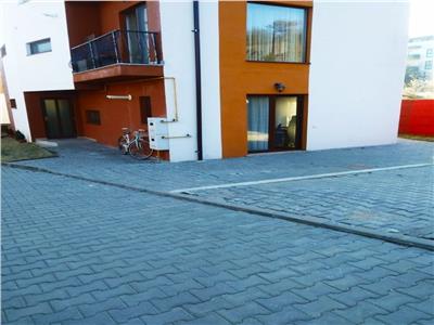 Apartament in vila, cu parcare si curte
